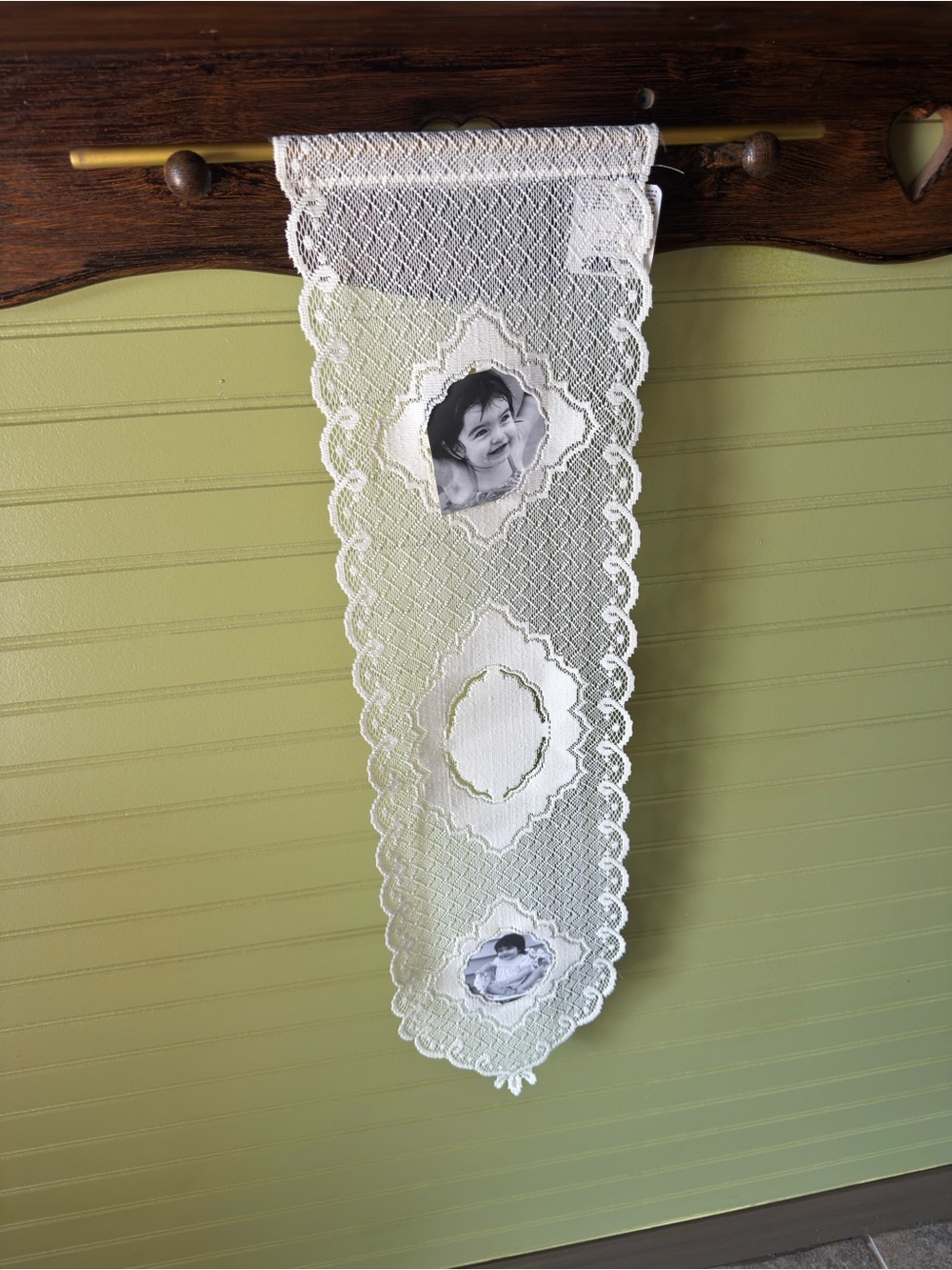 Vintage Lace Wall Hanging Photo Display – Cream Lace – Holds 3 Photos
